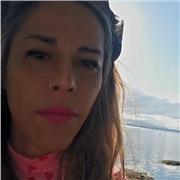 Me encantaría dar clases de español en el extranjero. Tengo una experiencia de 15 años en educación